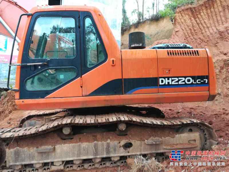广西出售转让二手8935小时2009年斗山DH220LC挖掘机