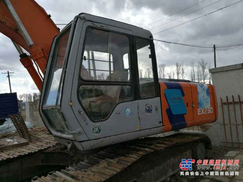 黑龙江出售转让二手15000小时2003年日立EX200挖掘机