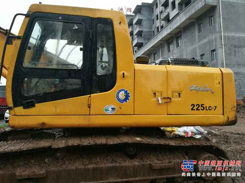 江西出售转让二手15000小时2008年现代R215挖掘机