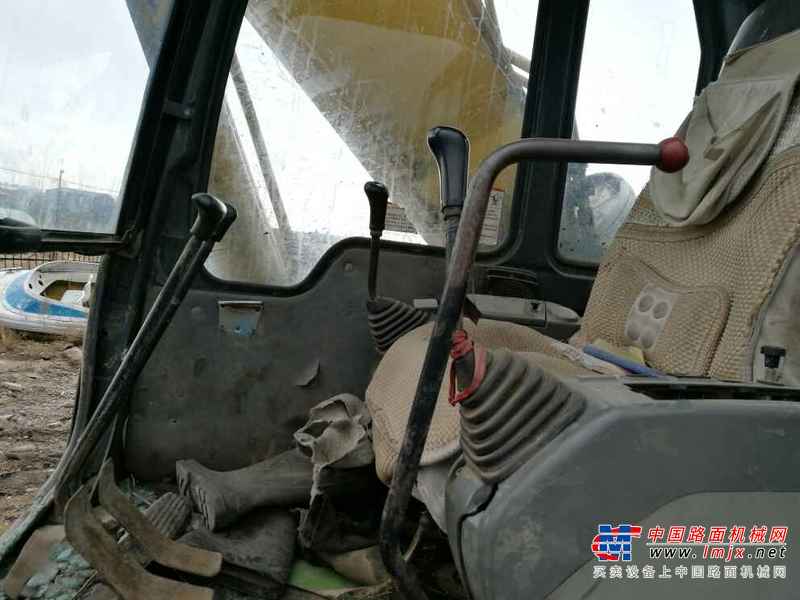 黑龙江出售转让二手15000小时2003年小松PC200挖掘机