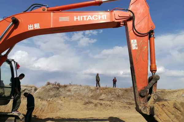 吉林出售转让二手10000小时2010年日立ZX240挖掘机