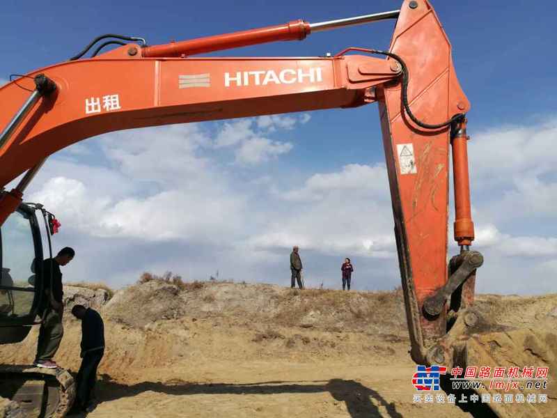 吉林出售转让二手10000小时2010年日立ZX240挖掘机