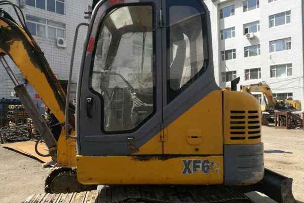 吉林出售转让二手4500小时2012年徐工XE60挖掘机