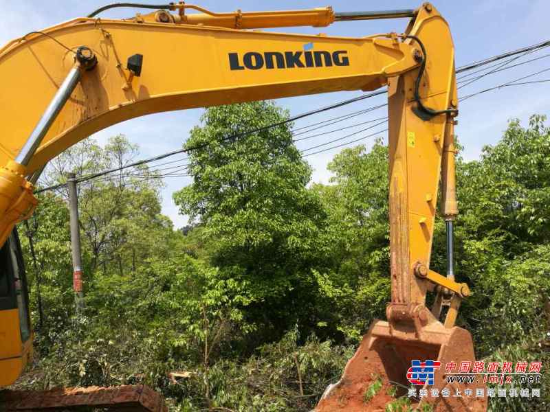 江西出售转让二手8000小时2010年龙工LG6225挖掘机