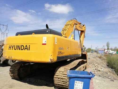 内蒙古出售转让二手6500小时2011年现代R335LC挖掘机