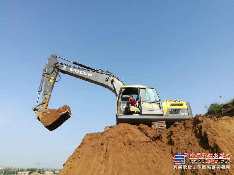 河南出售转让二手3560小时2014年沃尔沃EC220D挖掘机