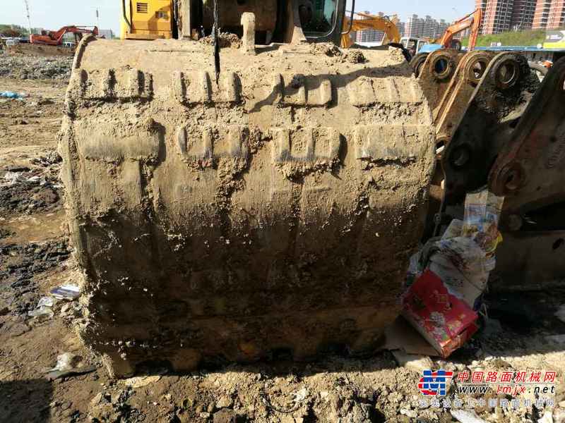 湖北出售转让二手6500小时2010年JCBJS220LC挖掘机