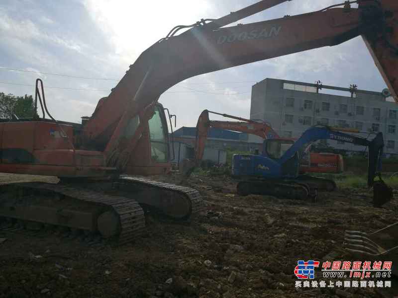 河南出售转让二手9600小时2008年斗山DH225挖掘机