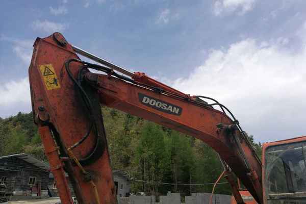 湖北出售转让二手8500小时2011年斗山DH150LC挖掘机