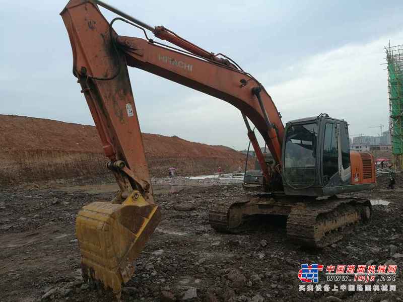 江西出售转让二手6000小时2011年日立ZX200LC挖掘机