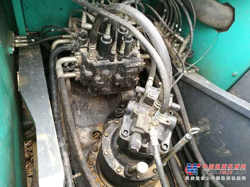 湖北出售转让二手3800小时2014年神钢SK210LC挖掘机