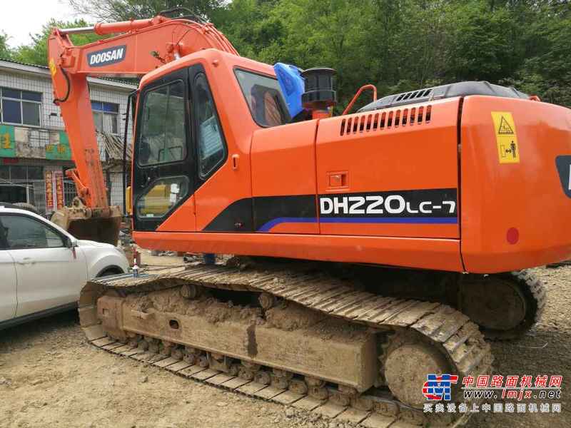 河南出售转让二手3750小时2008年斗山DH220挖掘机