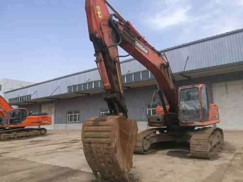吉林出售转让二手7000小时2010年斗山DX260LC挖掘机