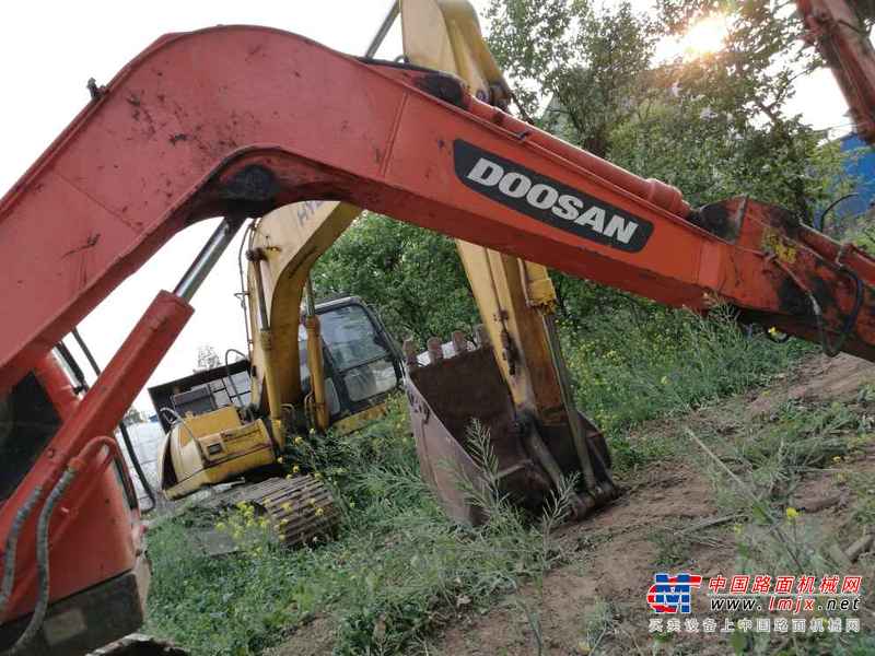 湖北出售转让二手7000小时2011年斗山DX75挖掘机