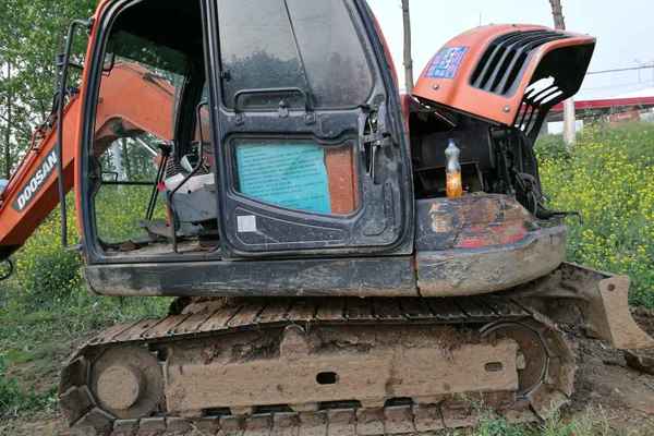 湖北出售转让二手7000小时2011年斗山DX75挖掘机