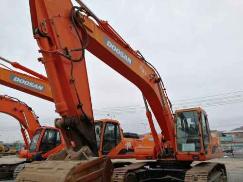 内蒙古出售转让二手2400小时2011年斗山DH300LC挖掘机