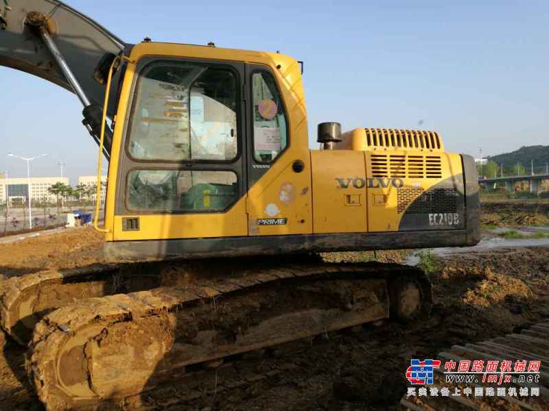 湖北出售转让二手8000小时2012年沃尔沃EC210B挖掘机