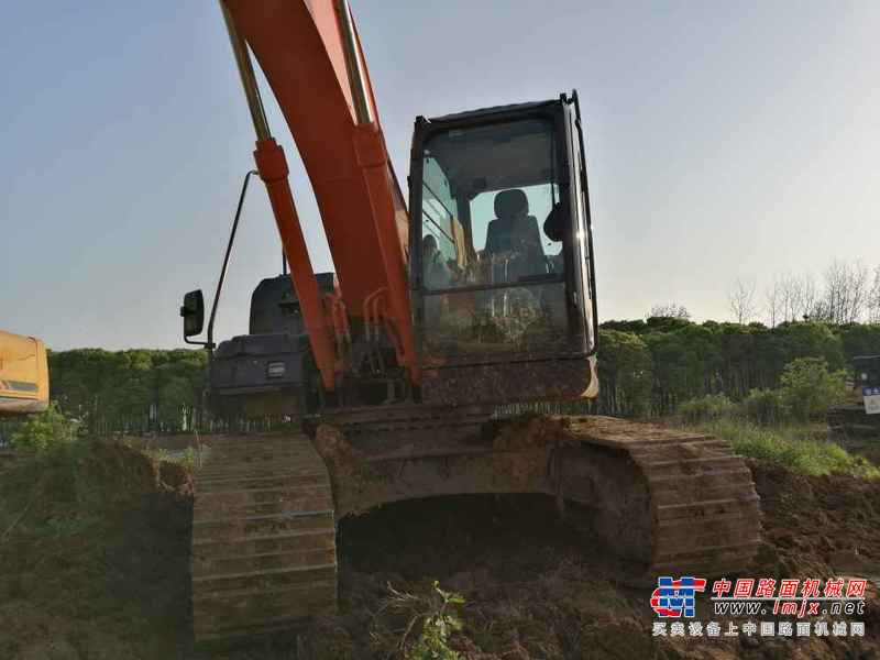 湖北出售转让二手500小时2017年日立ZX200挖掘机