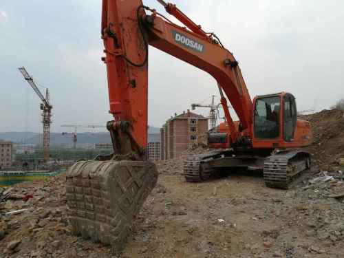 黑龙江出售转让二手7000小时2010年斗山DX300LC挖掘机