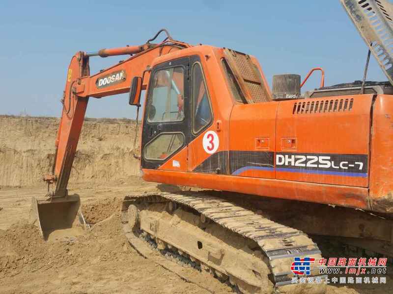 山西出售转让二手7000小时2008年斗山DH225挖掘机