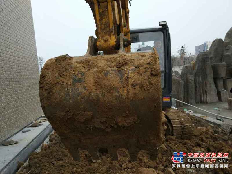 湖北出售转让二手1700小时2015年国机重工ZG3065挖掘机
