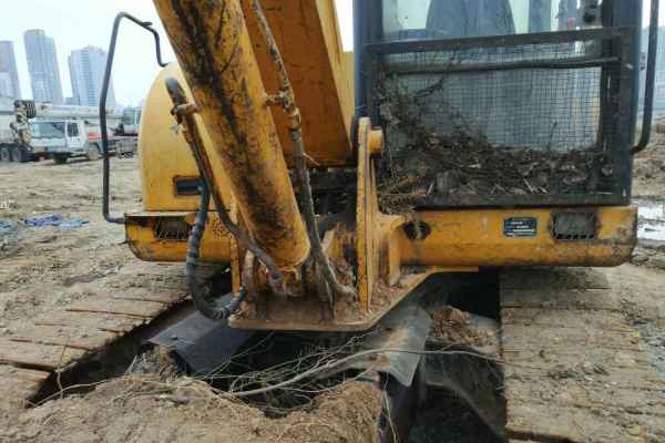 湖北出售转让二手8000小时2010年福田雷沃FR85挖掘机