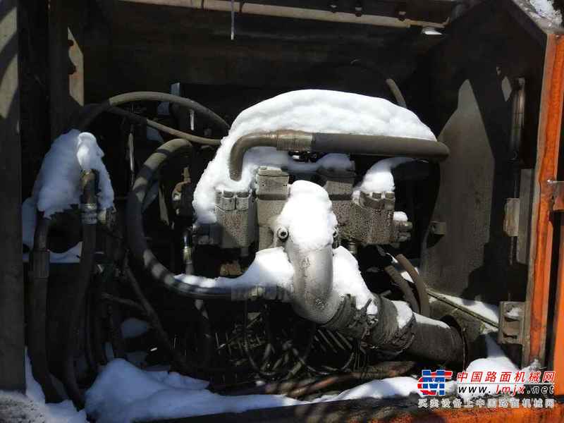 吉林出售转让二手15061小时2004年日立EX220挖掘机