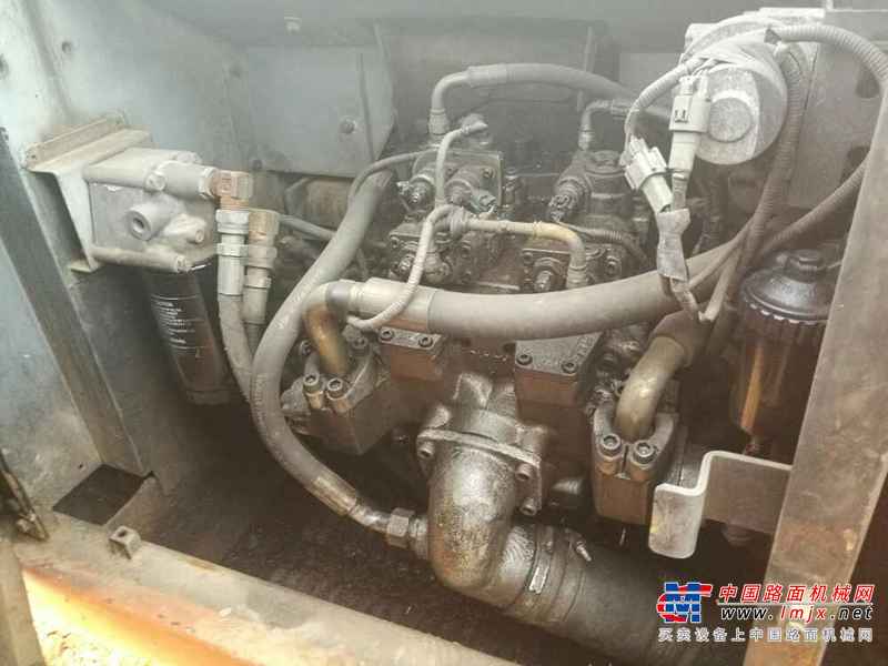 江西出售转让二手6800小时2009年日立ZX240挖掘机