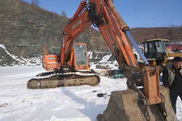 吉林出售转让二手16813小时2007年斗山DH225LC挖掘机
