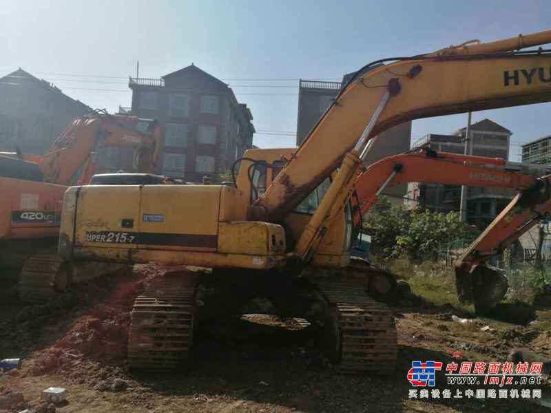 江西出售转让二手8000小时2008年现代R215挖掘机