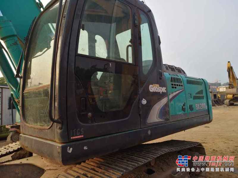 云南出售转让二手8000小时2011年神钢SK250LC挖掘机