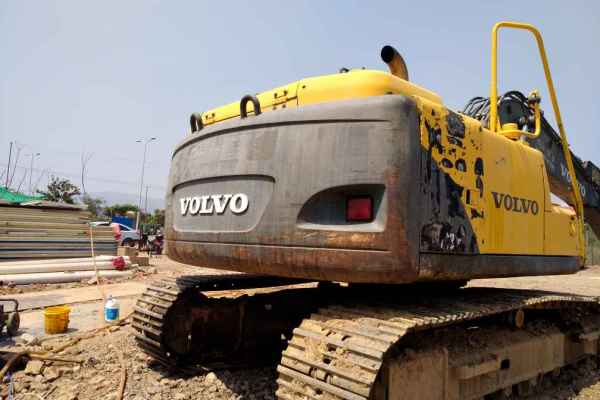 云南出售转让二手13000小时2009年沃尔沃EC140BLC挖掘机
