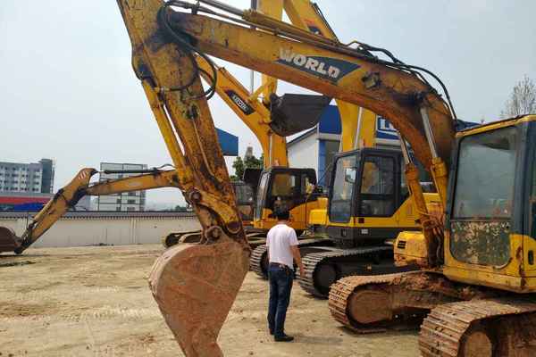 四川出售转让二手9000小时2010年沃得重工W2150挖掘机