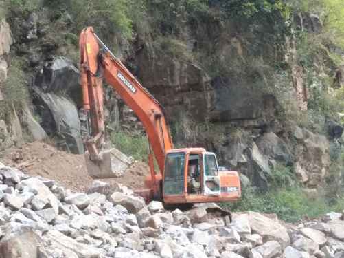 四川出售转让二手10100小时2010年斗山DH215挖掘机