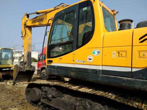 安徽出售转让二手4886小时2012年现代R215挖掘机