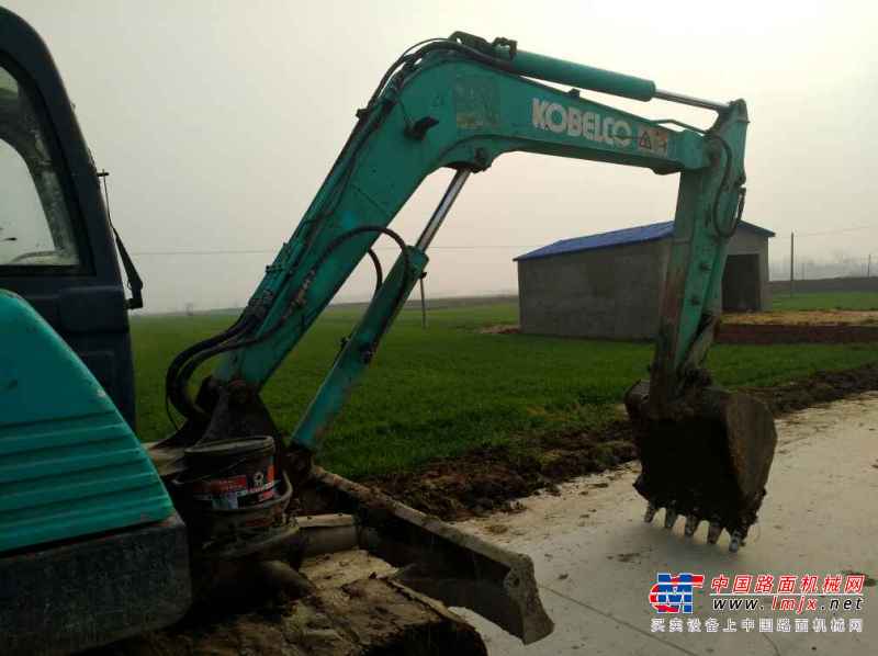 安徽出售转让二手5569小时2011年神钢SK60挖掘机