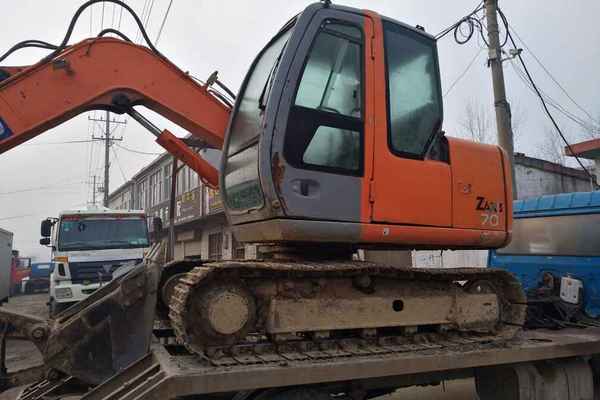 安徽出售转让二手8000小时2011年日立ZX70挖掘机