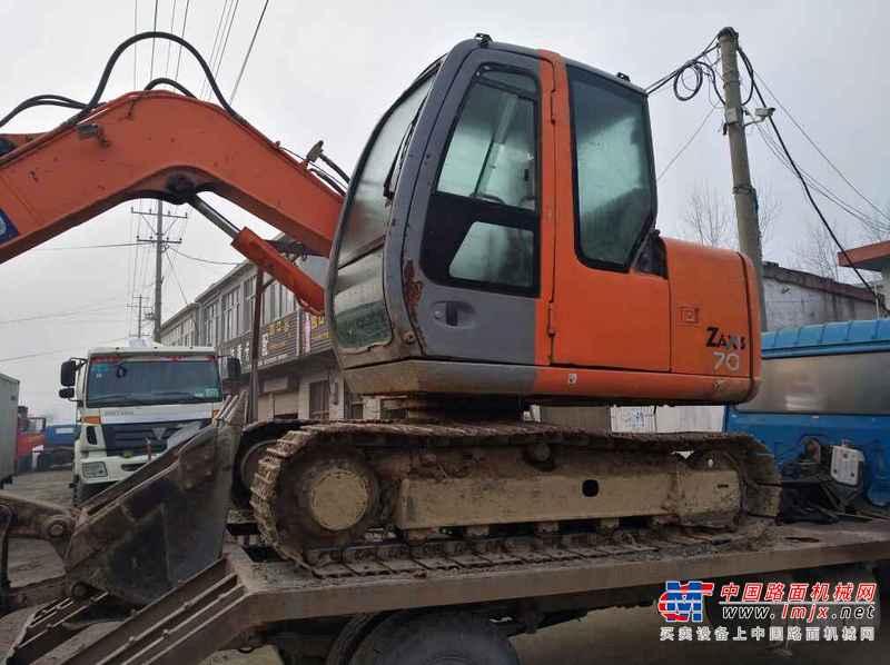 安徽出售转让二手8000小时2011年日立ZX70挖掘机