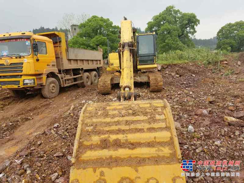 江西出售转让二手6800小时2011年小松PC240挖掘机