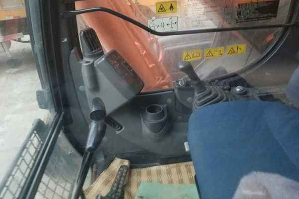 江西出售转让二手4500小时2013年日立ZX250LC挖掘机