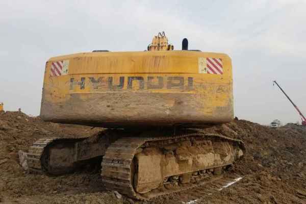 宁夏出售转让二手5500小时2009年现代R305LC挖掘机