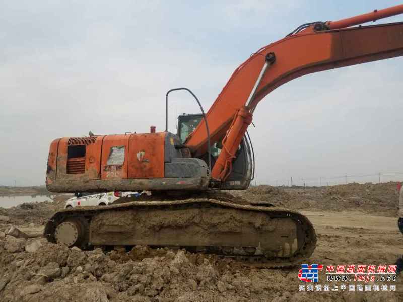 宁夏出售转让二手7000小时2010年日立ZX270挖掘机