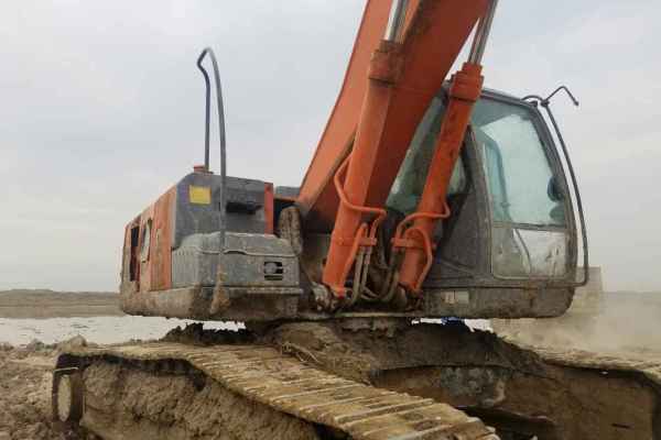 宁夏出售转让二手7000小时2010年日立ZX270挖掘机