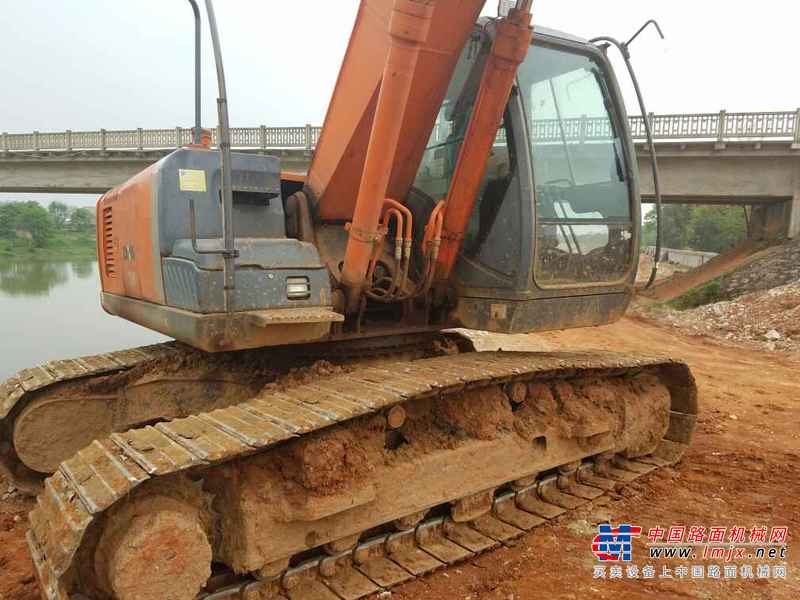 江西出售转让二手8500小时2011年日立ZX200挖掘机