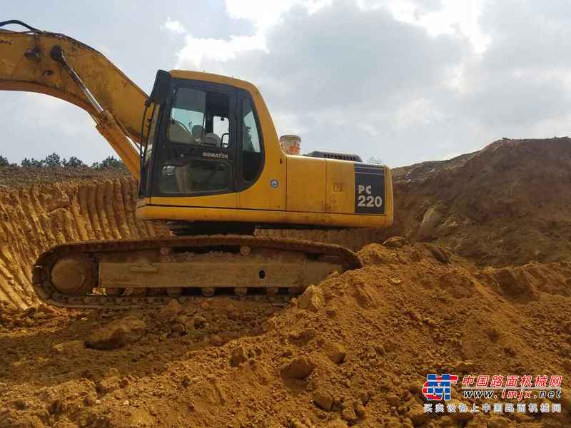 贵州出售转让二手7747小时2007年小松PC220挖掘机