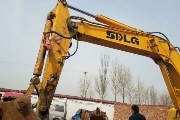 内蒙古出售转让二手4000小时2012年临工LG685挖掘机