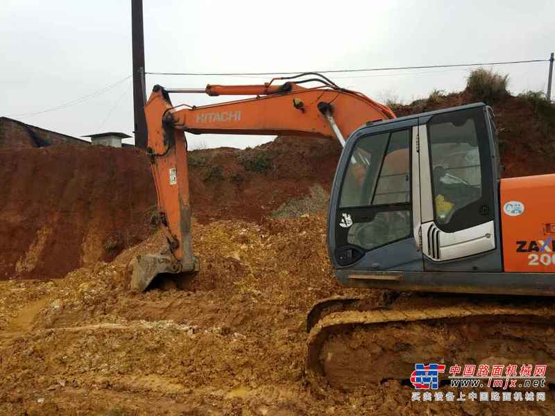 江西出售转让二手8000小时2010年日立ZX200挖掘机