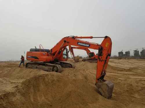 宁夏出售转让二手5900小时2012年斗山DH300LC挖掘机
