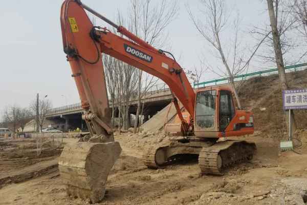 宁夏出售转让二手6000小时2010年斗山DH220LC挖掘机