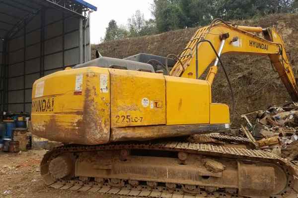 云南出售转让二手7618小时2011年现代R225LC挖掘机